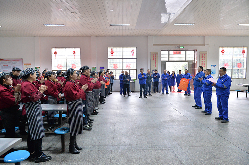 衡鋼領導慰問凱迪公司、保衛(wèi)處員工