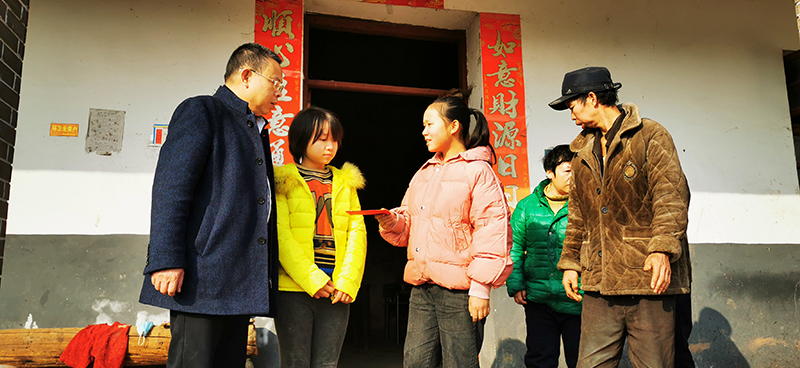 1613619055277065.jpg 左少懷走訪聯村幫扶對象(3).jpg