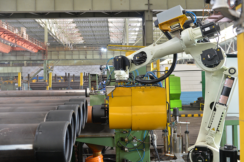 智能機器人在衡鋼車絲線“大顯身手”