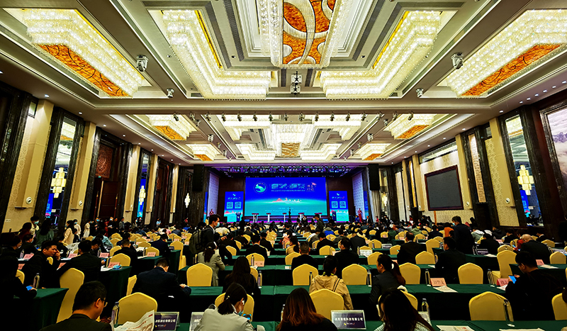 鄭生斌出席"春潮.雁聚"市校企合作引才洽談暨百名博士集中簽約活動(dòng)